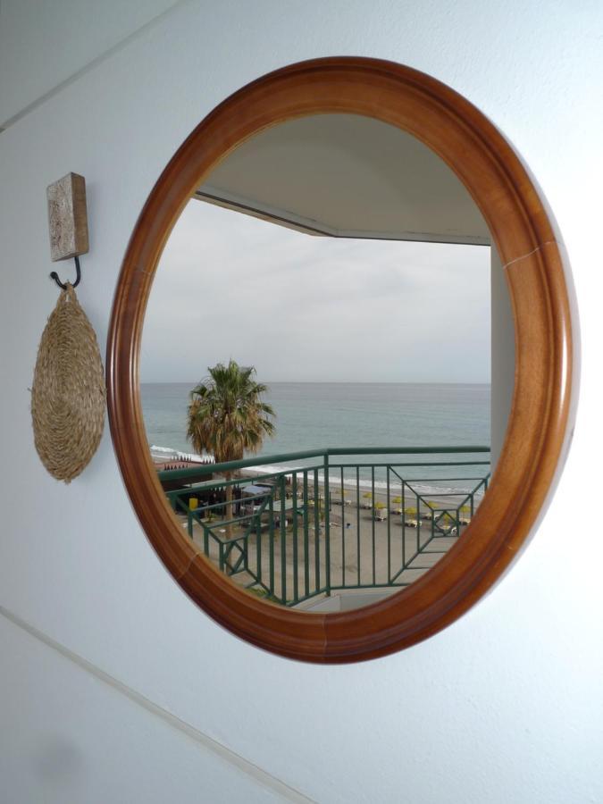 Torrox Costa Beachfront Apartment Exterior photo