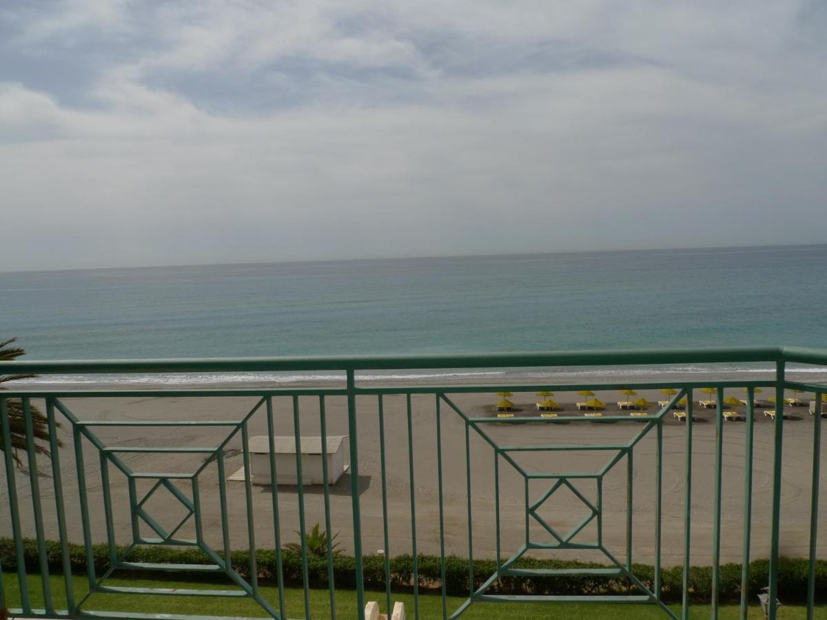 Torrox Costa Beachfront Apartment Exterior photo